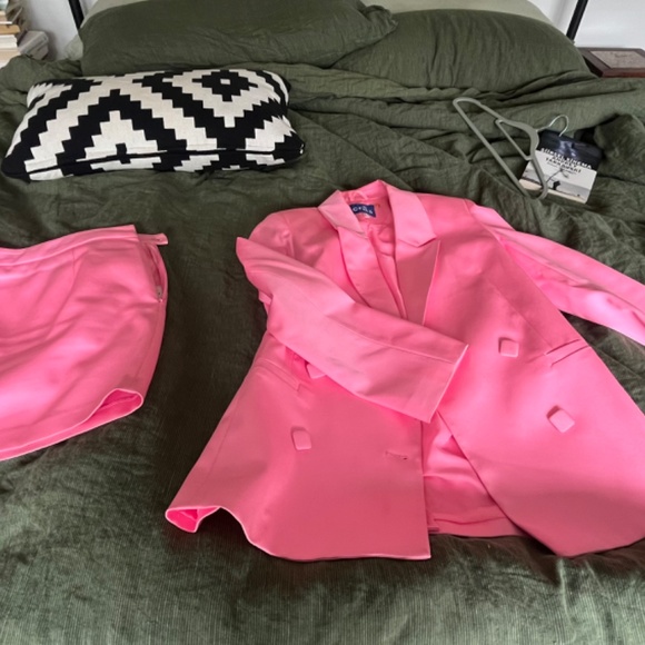 Pink skirt jacket set - Picture 4 of 4